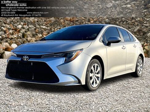 Used 2022 Toyota Corolla LE image 1