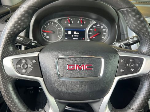 Used 2024 GMC Terrain SLE w/ Driver Convenience Package image 25