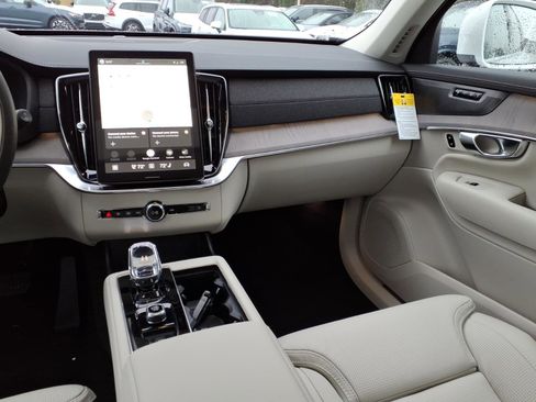 New 2026 Volvo XC90 T8 Ultra w/ Protection Package Premier AWD/4WD image 15