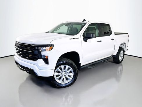 Used 2022 Chevrolet Silverado 1500 Custom image 3