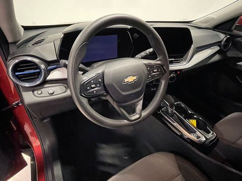 Used 2024 Chevrolet Trax LT FWD image 20