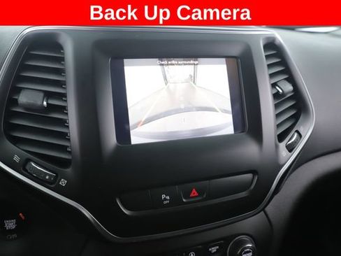 Used 2020 Jeep Cherokee Latitude Plus AWD/4WD image 26