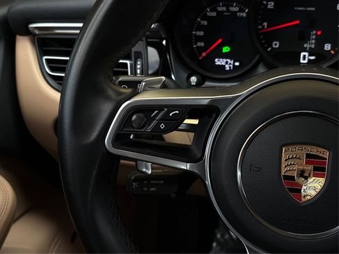 Used 2020 Porsche Macan Base image 27
