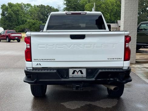 Used 2021 Chevrolet Silverado 2500 Custom w/ Custom Value Package AWD/4WD image 12