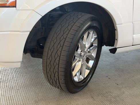 Used 2015 Ford Expedition EL Limited w/ Equipment Group 301A AWD/4WD image 18