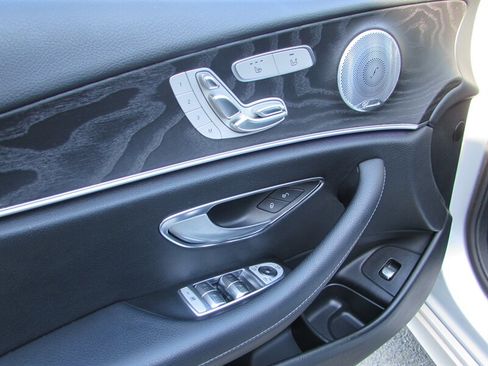 Used 2019 Mercedes-Benz E 300 image 10
