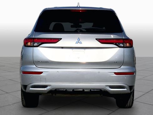 Used 2022 Mitsubishi Outlander SE FWD image 5