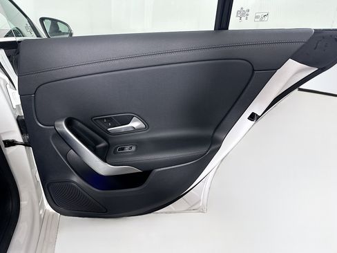 Used 2025 Mercedes-Benz CLA 250 image 28