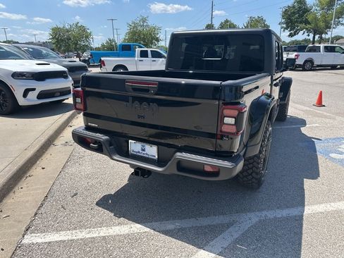 New 2025 Jeep Gladiator Willys image 26
