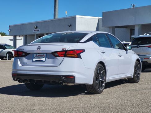 New 2025 Nissan Altima 2.5 SR w/ SR Premium Package image 6