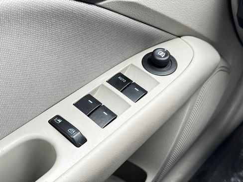 Used 2010 Ford Fusion SE image 29