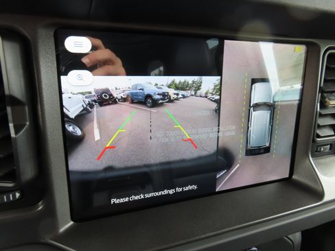 New 2025 Ford Bronco Badlands image 14