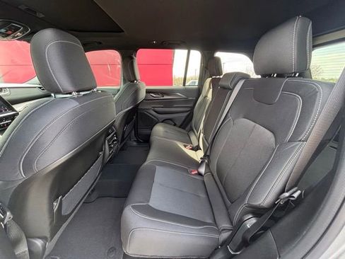 New 2026 Jeep Grand Cherokee Laredo X image 12
