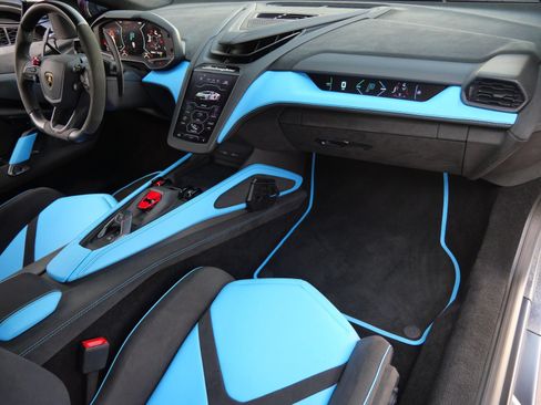 Used 2025 Lamborghini Revuelto AWD/4WD image 7
