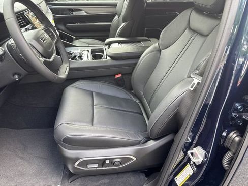 New 2026 Jeep Grand Wagoneer Limited AWD/4WD image 9