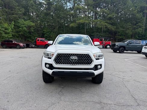 Used 2019 Toyota Tacoma TRD Off-Road w/ Technology Package RWD image 2