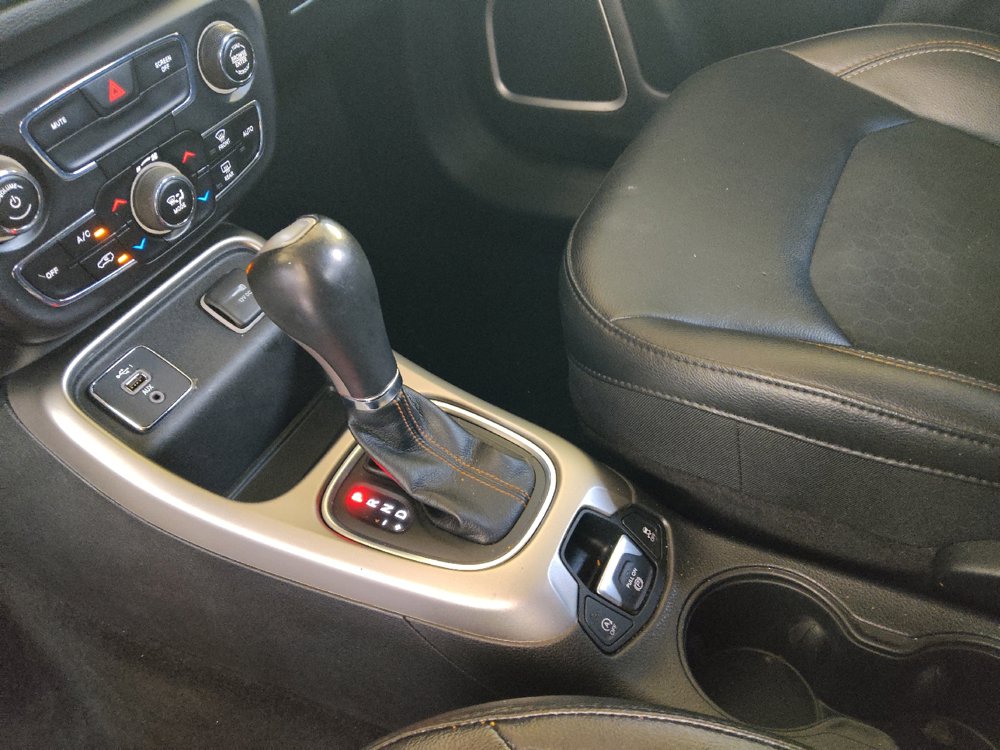 Used 2019 Jeep Compass Latitude FWD image 26
