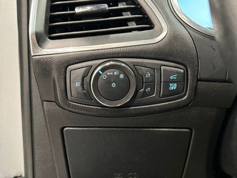 Used 2020 Ford Edge Titanium image 25