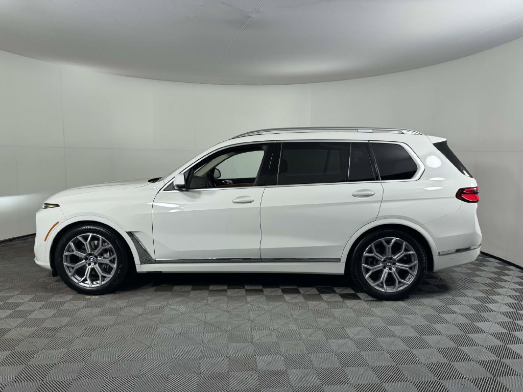 Used 2026 BMW X7 xDrive40i AWD/4WD image 11