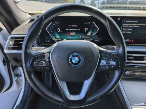 Certified 2023 BMW i4 eDrive35 image 18