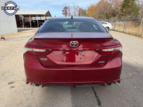 Used 2018 Toyota Camry XSE image 3