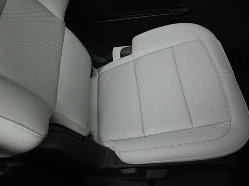 Used 2025 Ford Explorer Platinum w/ Ultimate Package AWD/4WD image 26