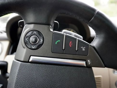 Used 2015 Land Rover LR4 HSE LUX image 25