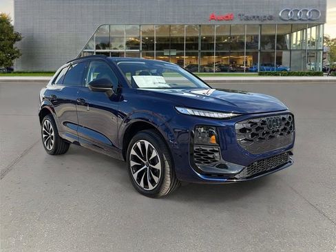 New 2026 Audi Q3 quattro 2.0T AWD/4WD image 1