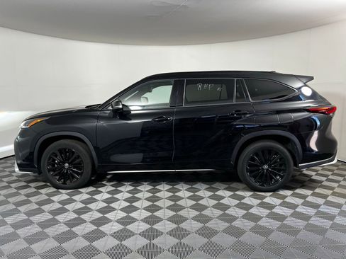 Used 2025 Toyota Highlander XSE AWD/4WD image 8