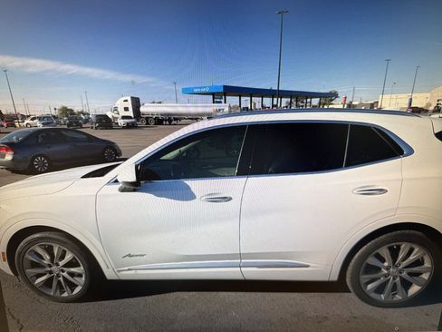 Used 2022 Buick Envision Avenir w/ Technology Package II image 2