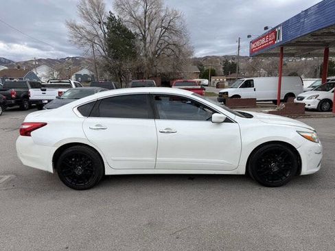 Used 2016 Nissan Altima 2.5 S w/ Power Driver Seat Package image 3