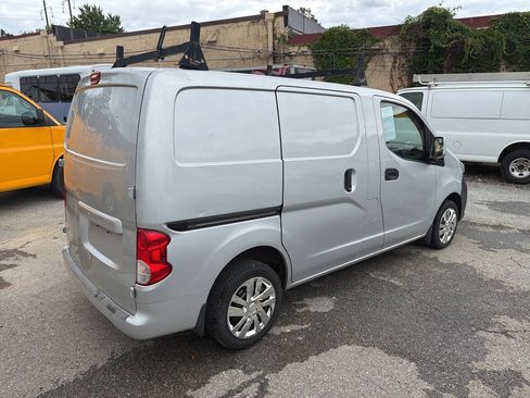 Used 2018 Nissan NV200 SV w/ Navigation Package FWD image 15