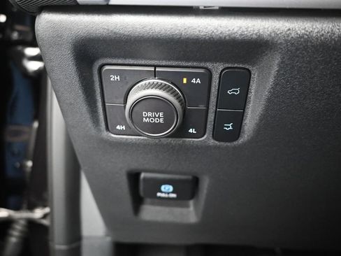 Certified 2025 Ford Expedition Active AWD/4WD image 13