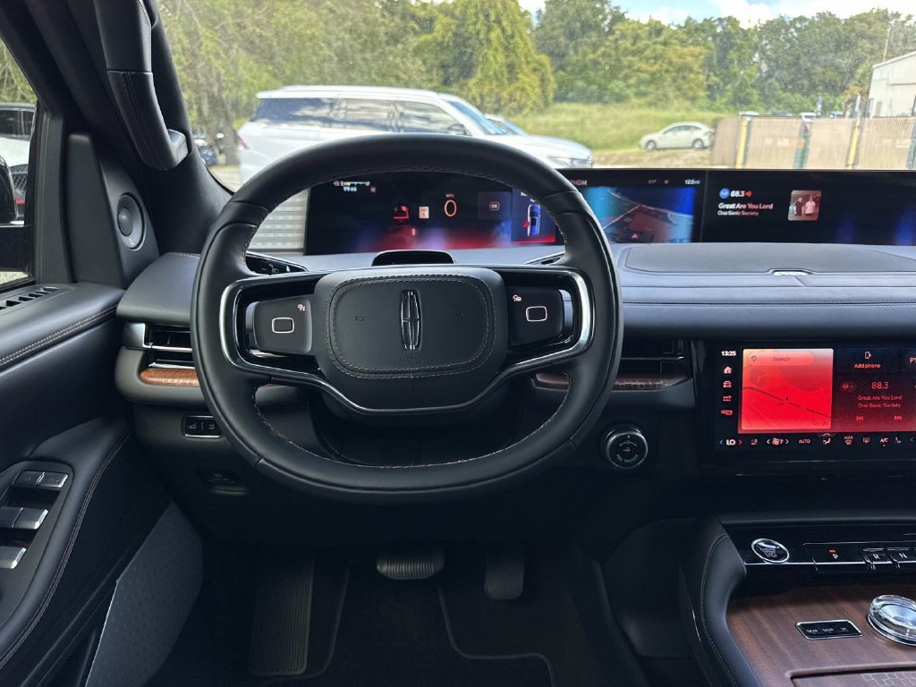New 2027 Lincoln Navigator Black Label AWD/4WD image 18