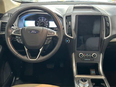 Used 2022 Ford Edge SEL w/ Convenience Package image 9