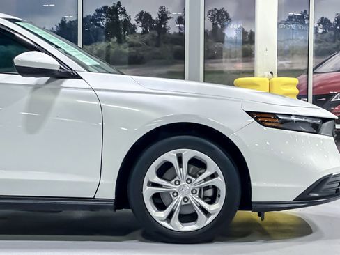 Used 2023 Honda Accord LX image 33