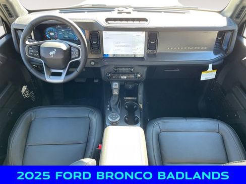 New 2025 Ford Bronco Badlands image 10