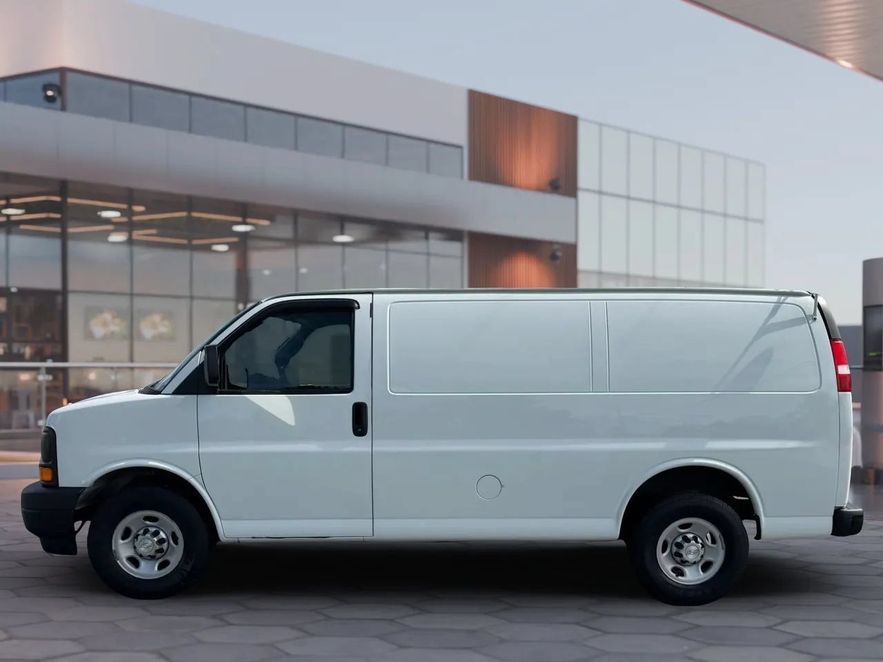 Used 2017 Chevrolet Express 2500 RWD image 4