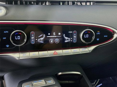 Certified 2024 Genesis GV70 2.5T w/ Sport Prestige Package AWD/4WD image 17