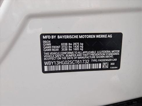 Certified 2025 BMW i5 xDrive40 w/ M Sport Package image 25