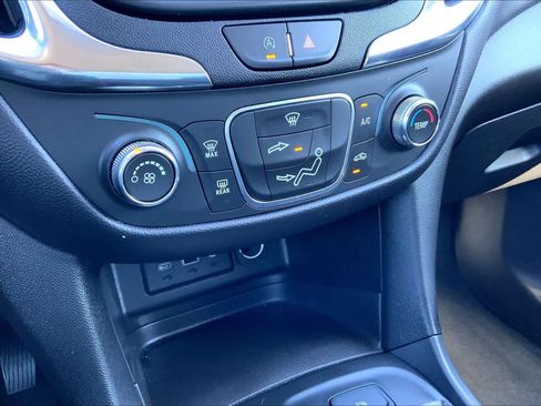 Certified 2024 Chevrolet Equinox LT image 33