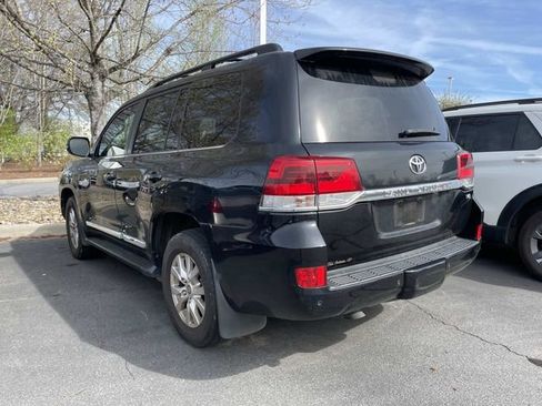 Used 2019 Toyota Land Cruiser image 2