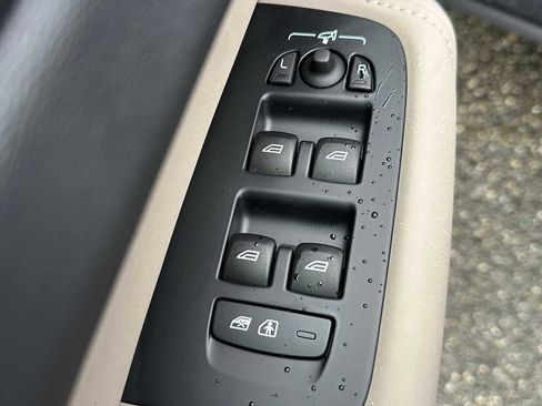 New 2026 Volvo XC60 B5 Plus w/ Protection Package Premier image 21