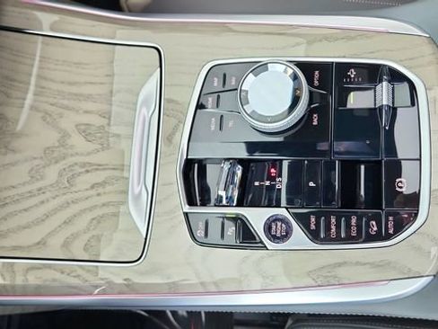 Used 2024 BMW X7 M60i w/ Executive Package image 53