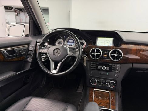 Used 2015 Mercedes-Benz GLK 350 4MATIC 4dr GLK350 image 42