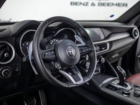 Used 2022 Alfa Romeo Stelvio Veloce AWD/4WD image 21
