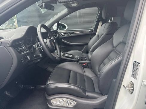 Certified 2026 Porsche Macan AWD/4WD image 5