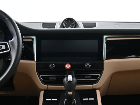 Used 2023 Porsche Macan image 11