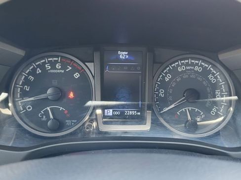 Used 2023 Toyota Tacoma TRD Off-Road w/ Technology Package AWD/4WD image 13