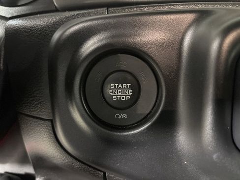 Used 2020 Jeep Gladiator Sport w/ Quick Order Package 24S image 14